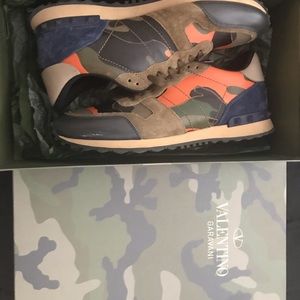 Camoflauge Valentino sneakers size 9